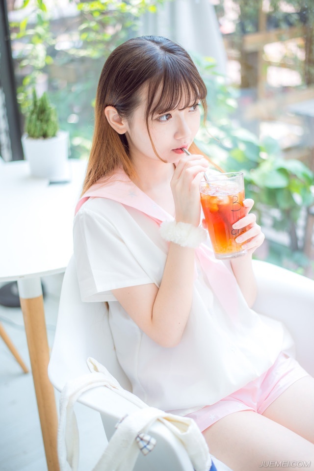 “除了他，还能有谁……”说到一半，夏侯惇突然反应过来，面色难看的看向曹操。